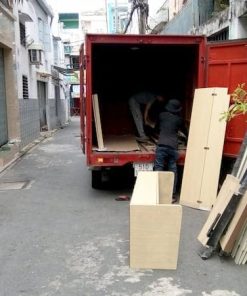 Hình ảnh bàn giao sản phẩm đến tận tay khách hàng